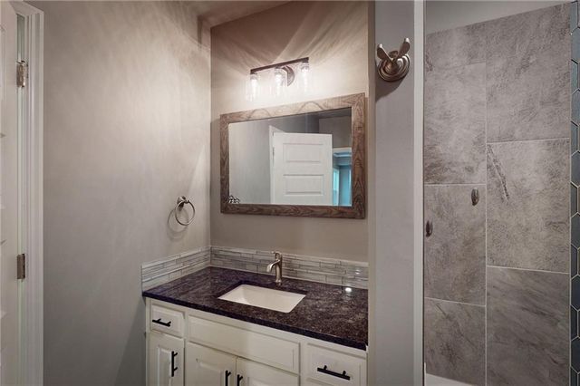 309 SW Chelmsford Drive, Blue Springs, MO 64014