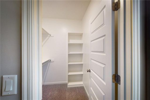 309 SW Chelmsford Drive, Blue Springs, MO 64014