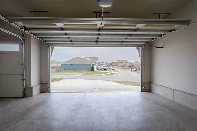 309 SW Chelmsford Drive, Blue Springs, MO 64014