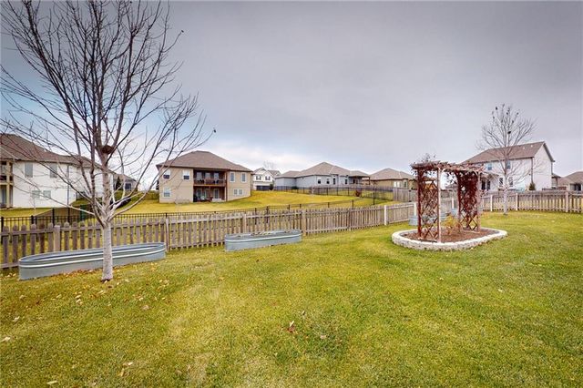 309 SW Chelmsford Drive, Blue Springs, MO 64014