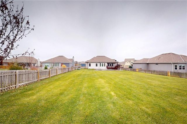 309 SW Chelmsford Drive, Blue Springs, MO 64014