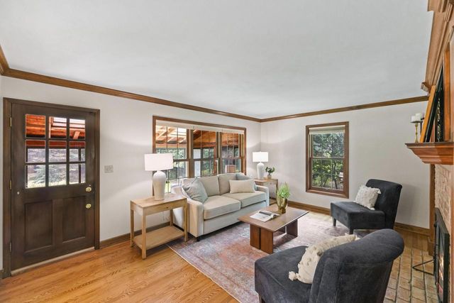 290 Fieldstone ROAD, Delafield, WI 53018