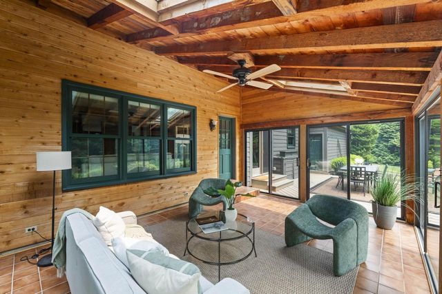 290 Fieldstone ROAD, Delafield, WI 53018