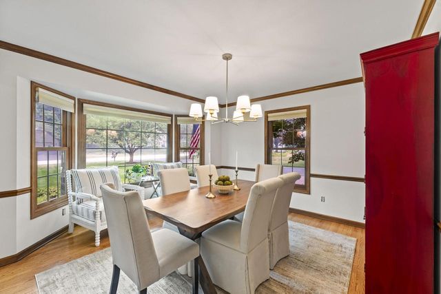 290 Fieldstone ROAD, Delafield, WI 53018