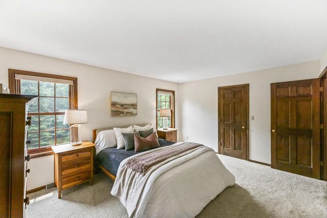 290 Fieldstone ROAD, Delafield, WI 53018