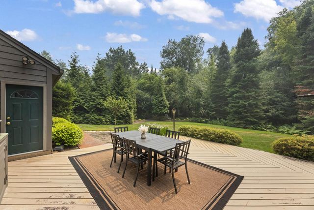 290 Fieldstone ROAD, Delafield, WI 53018