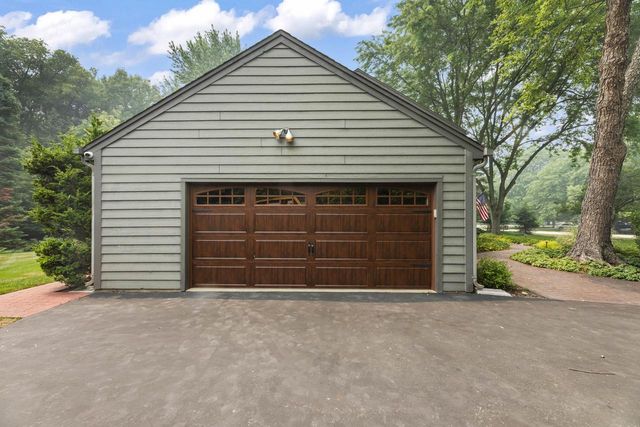 290 Fieldstone ROAD, Delafield, WI 53018