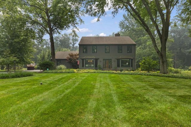 290 Fieldstone ROAD, Delafield, WI 53018