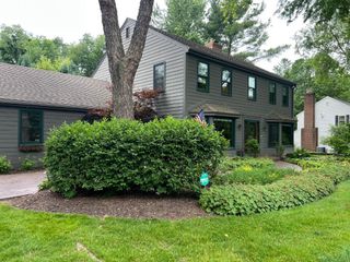 290 Fieldstone ROAD, Delafield, WI 53018