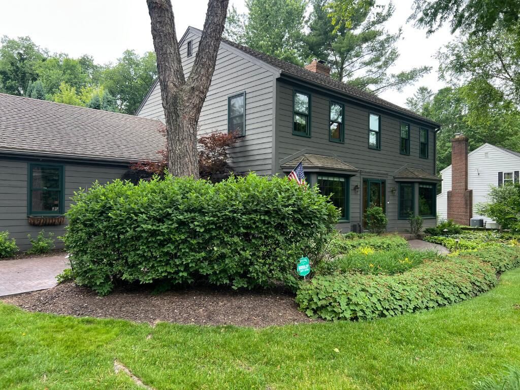 290 Fieldstone ROAD, Delafield, WI 53018