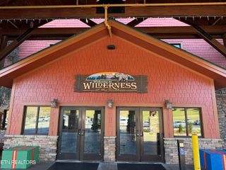 1424 Old Knoxville 13067/ 13079 Hwy, Sevierville, TN 37876