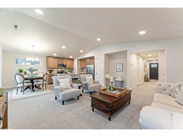 5229 RED OAK Dr, Springfield, OR 97478