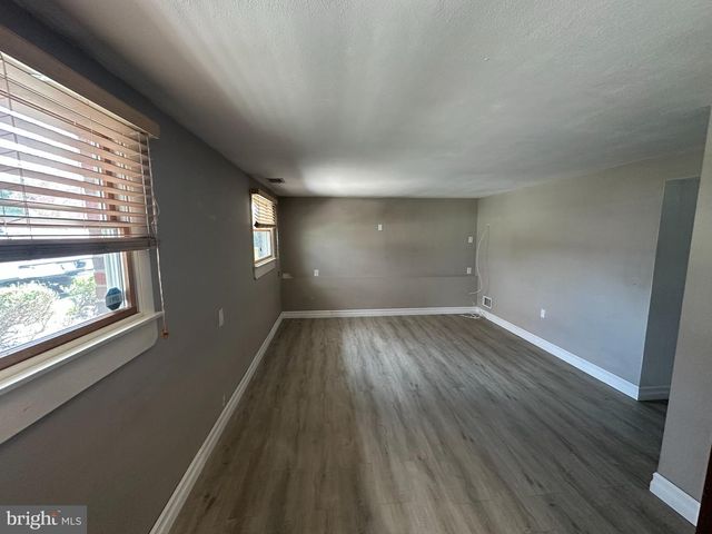 62 LAKEVIEW CT, Hamilton, NJ 08620