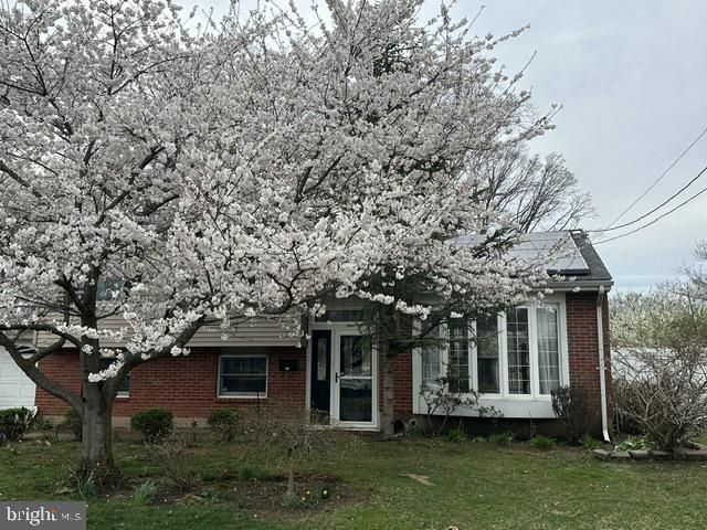 62 LAKEVIEW CT, Hamilton, NJ 08620