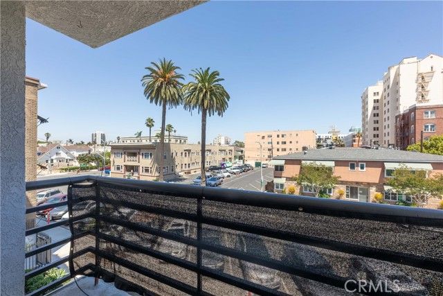 327 Chestnut Avenue 201, Long Beach, CA 90802