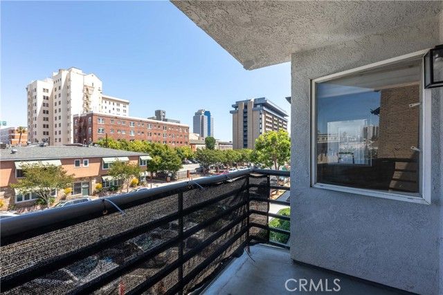 327 Chestnut Avenue 201, Long Beach, CA 90802