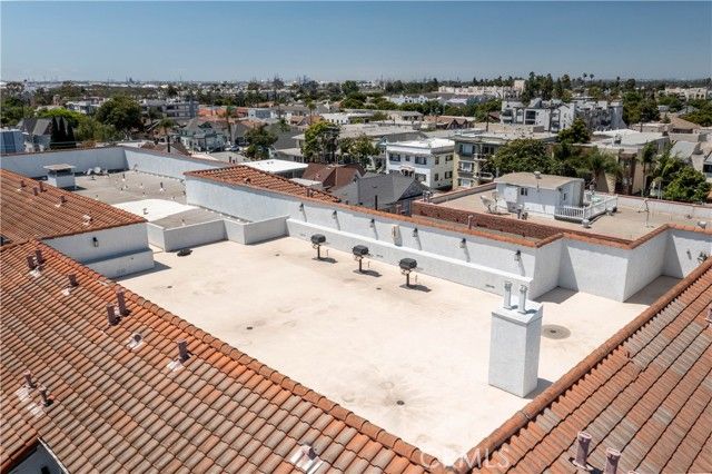 327 Chestnut Avenue 201, Long Beach, CA 90802