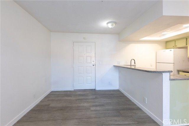 327 Chestnut Avenue 201, Long Beach, CA 90802