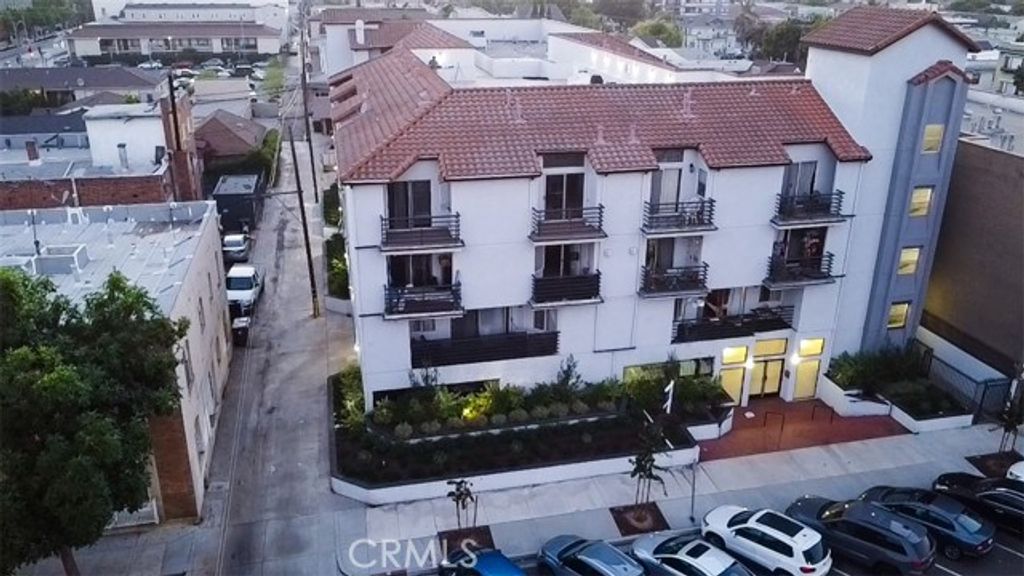 327 Chestnut Avenue 201, Long Beach, CA 90802