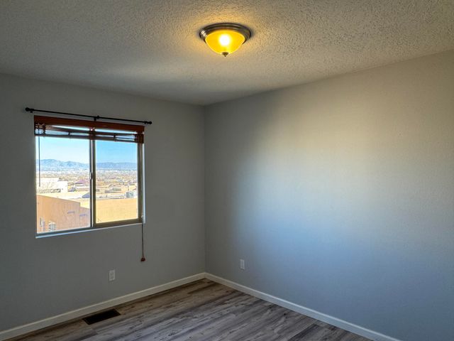 5004 Costa Uasca Drive NW, Albuquerque, NM 87120