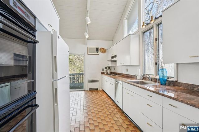 873 Olentangy Road, Franklin Lakes, NJ 07417