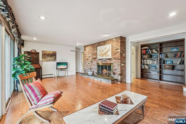 873 Olentangy Road, Franklin Lakes, NJ 07417