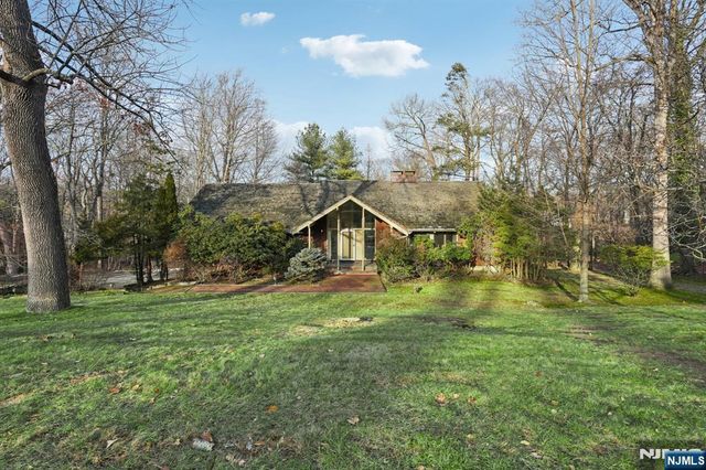 873 Olentangy Road, Franklin Lakes, NJ 07417