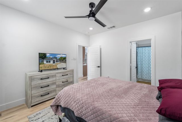 2749 Bethurum Avenue, Dallas, TX 75215
