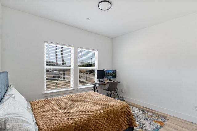 2749 Bethurum Avenue, Dallas, TX 75215