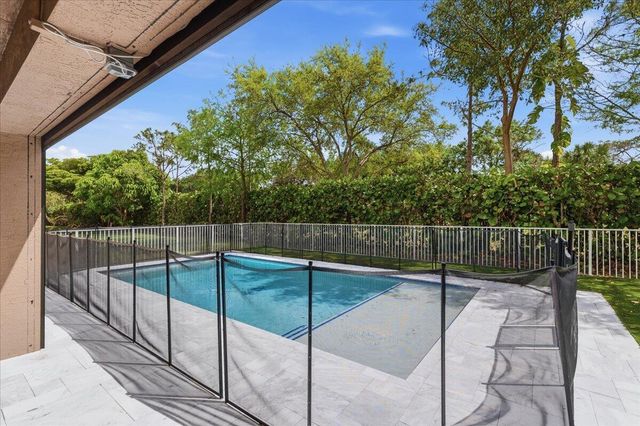 7453 Via Luria, Lake Worth, FL 33467
