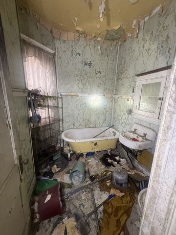 7216 S Dobson Avenue, Chicago, IL 60619