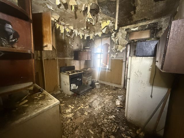 7216 S Dobson Avenue, Chicago, IL 60619