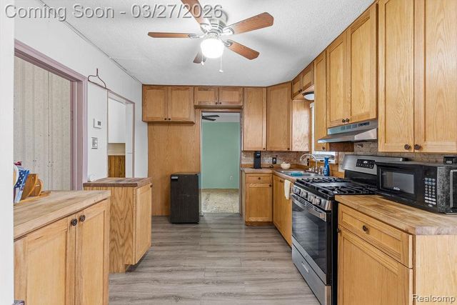 782 Stanley Avenue, Pontiac, MI 48340