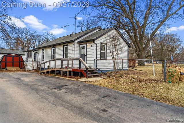 782 Stanley Avenue, Pontiac, MI 48340