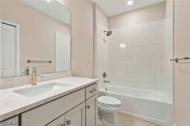 5137 Draco CIR, Naples, FL 34120