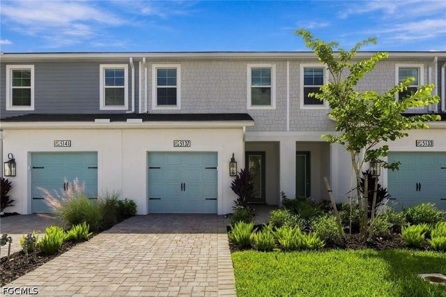 5137 Draco CIR, Naples, FL 34120