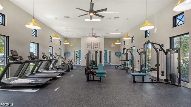 5137 Draco CIR, Naples, FL 34120