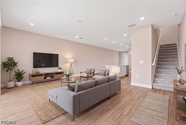 5137 Draco CIR, Naples, FL 34120