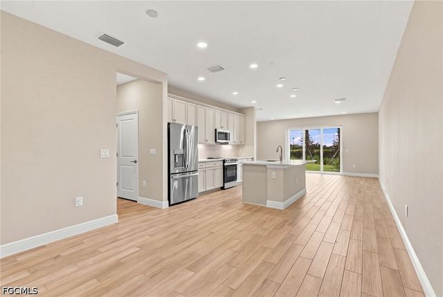 5137 Draco CIR, Naples, FL 34120