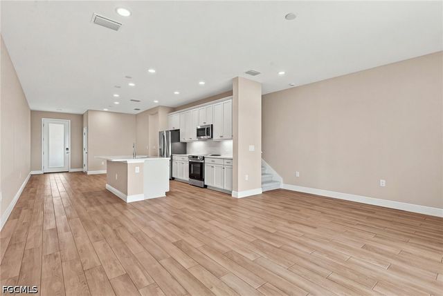 5137 Draco CIR, Naples, FL 34120
