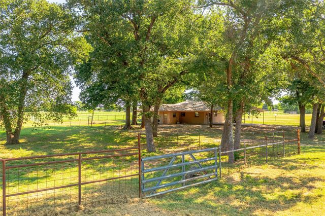 4542 Firemans Lane, Lone Oak, TX 75453