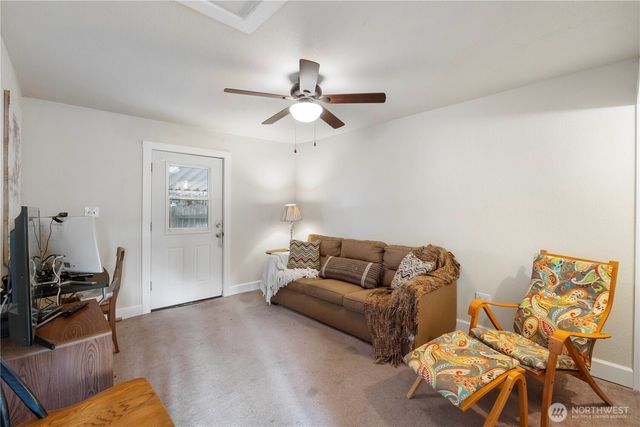 411 7th Street NW, Puyallup, WA 98371