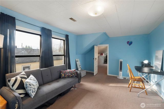 411 7th Street NW, Puyallup, WA 98371