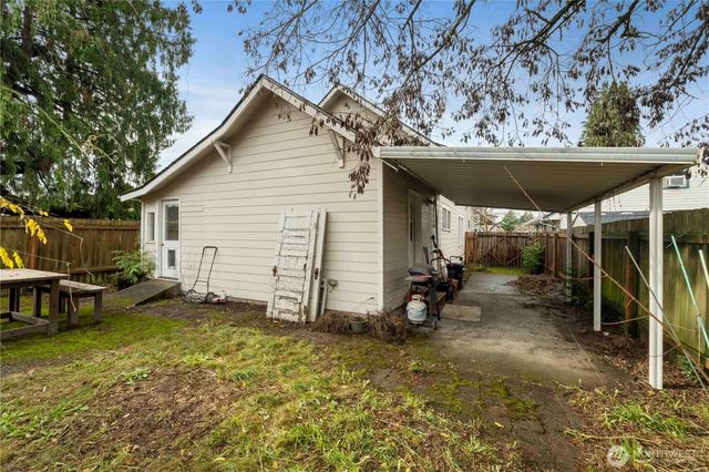 411 7th Street NW, Puyallup, WA 98371