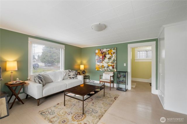 411 7th Street NW, Puyallup, WA 98371