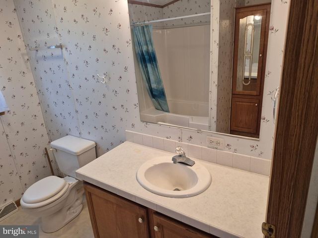 1039 PINE CIR, Telford, PA 18969