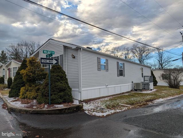 1039 PINE CIR, Telford, PA 18969