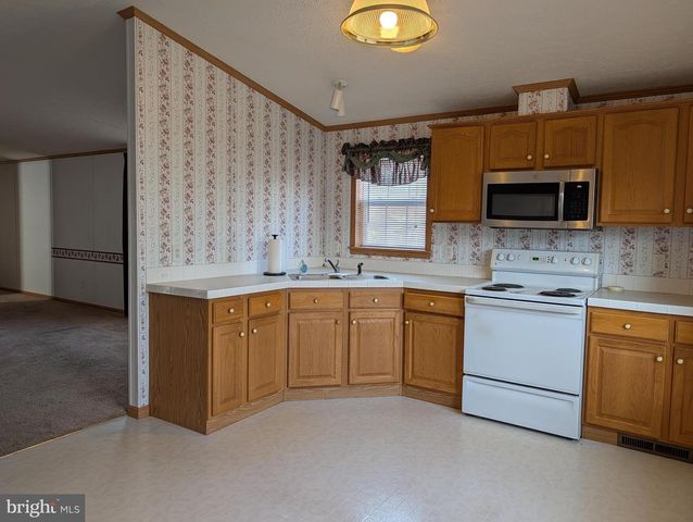 1039 PINE CIR, Telford, PA 18969