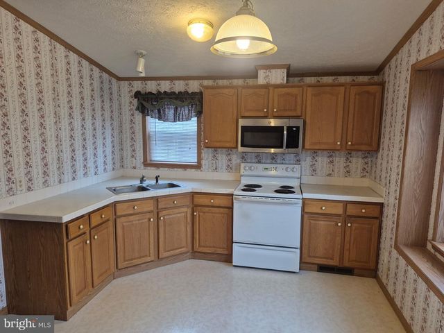 1039 PINE CIR, Telford, PA 18969