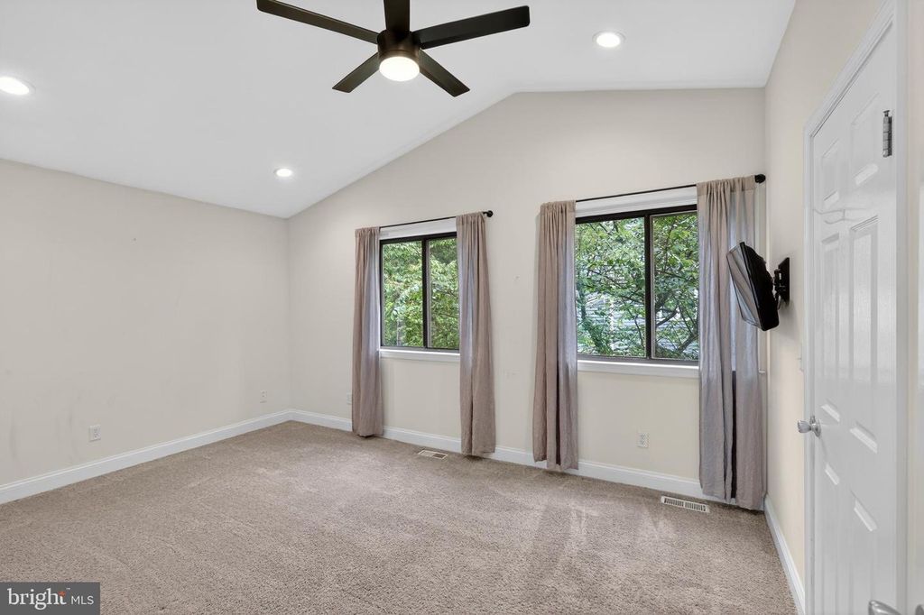 Image 12 of property listing at 5608 BIMINI CT, Churchton, MD 20733
